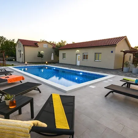 Apartment Gordana Mar