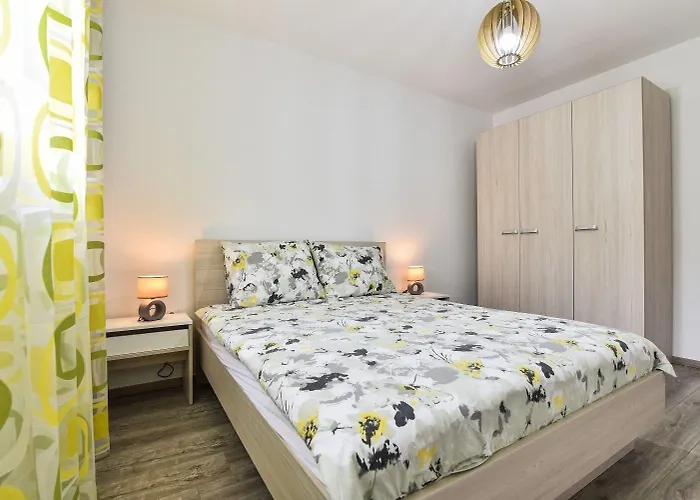 Gordana Mar Врси